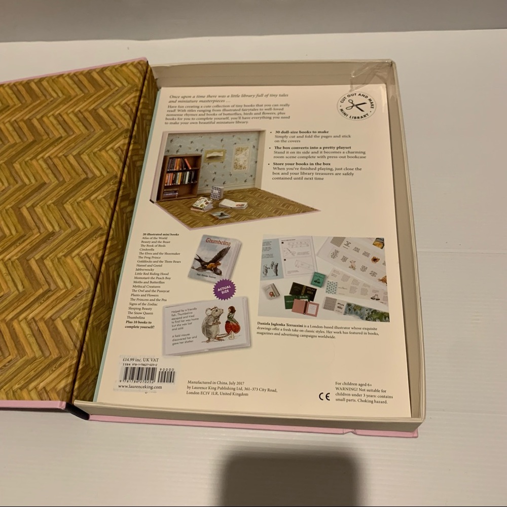 My Miniature Library - 30 Tiny Books, to Make, Read and Treasure. - Picture 6 of 16